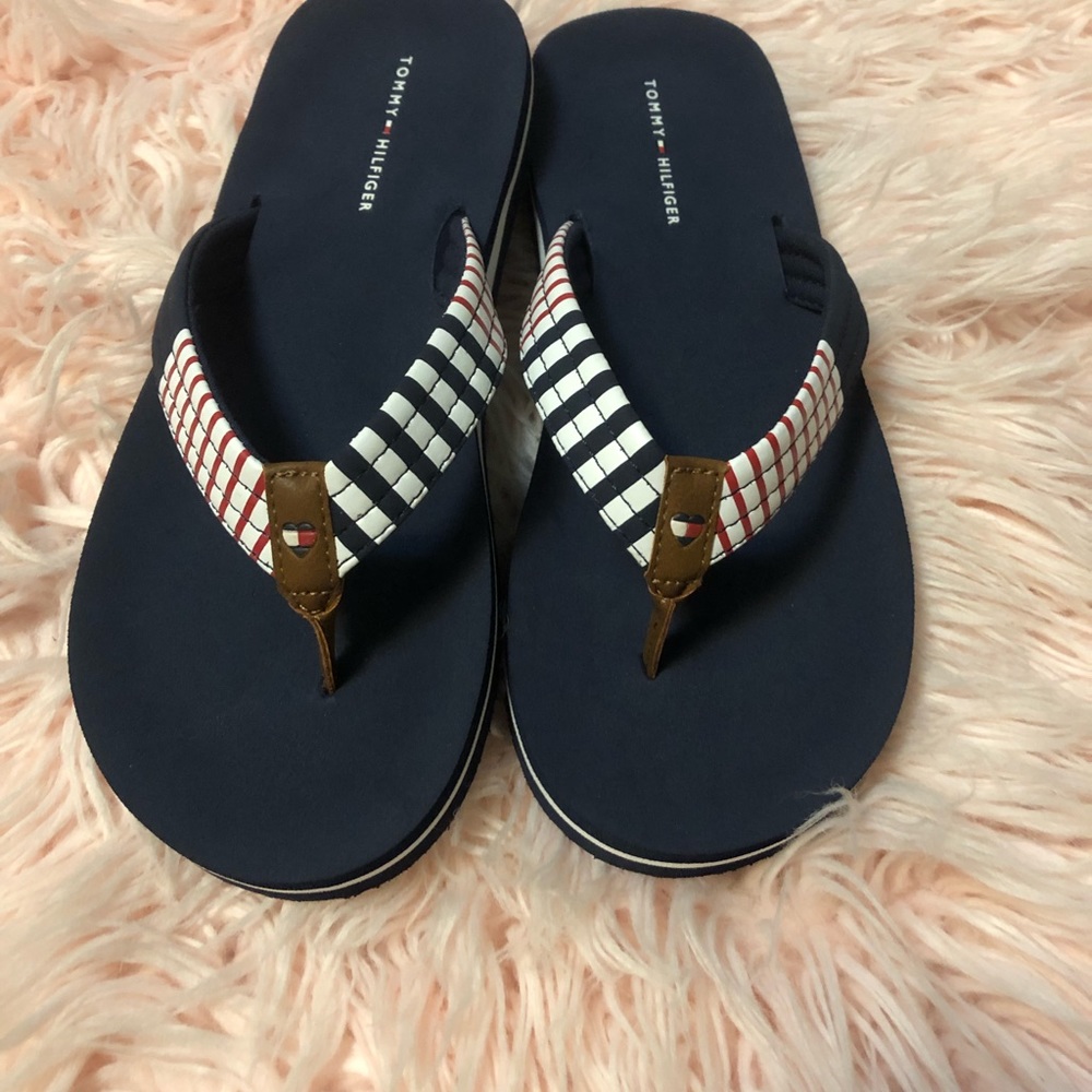 tommy hilfiger size 5 sandals young